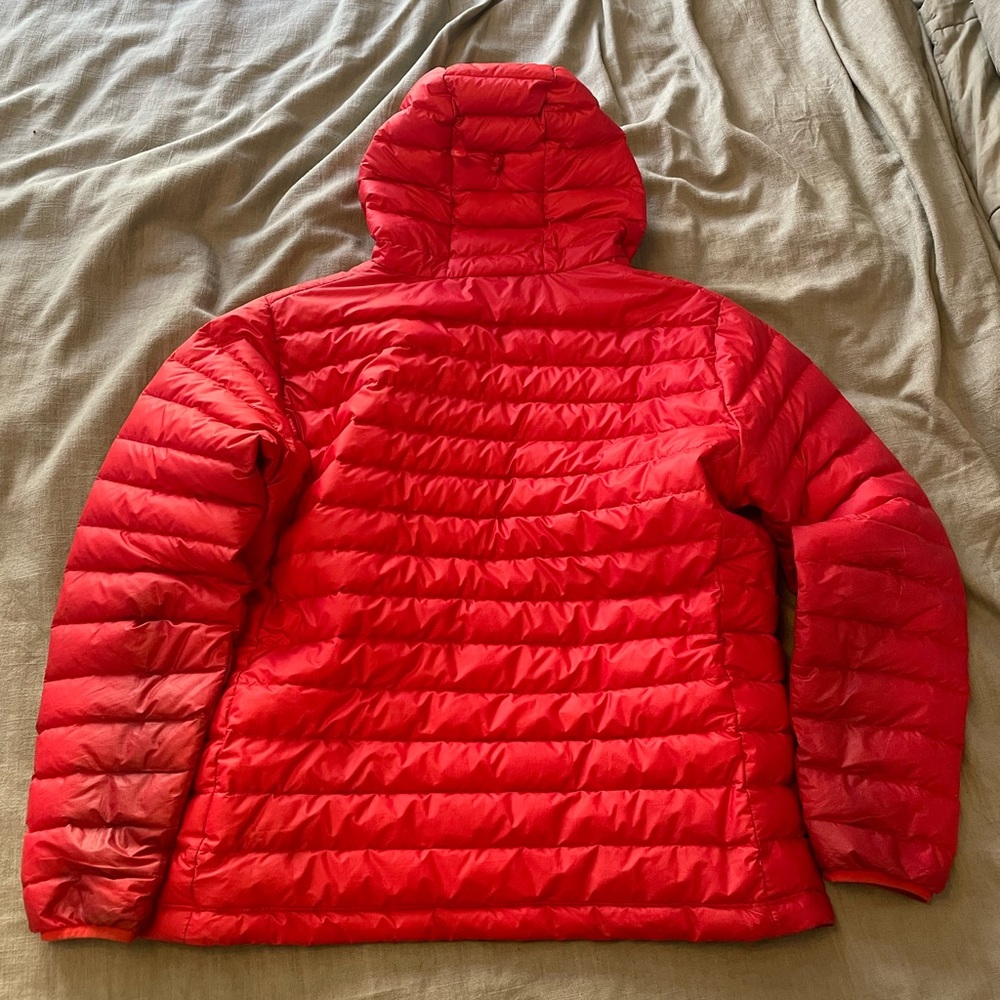 Patagonia Men’s Down Sweater Hoody - Picture 3 of 3